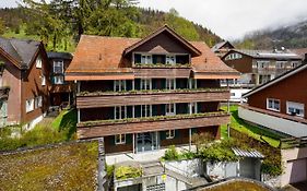 Hirschen Guesthouse - Village Hotel